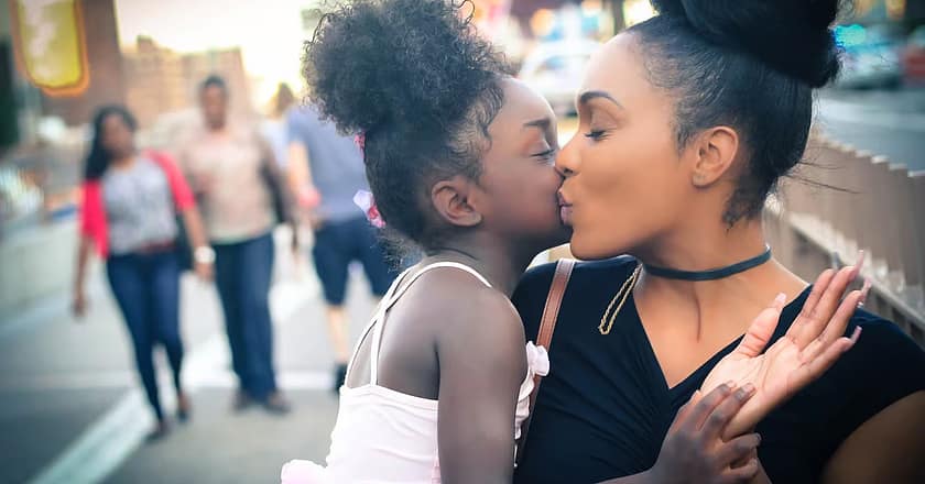 Iyaafin’s Gift Guide: Best Gifts for a New Mother