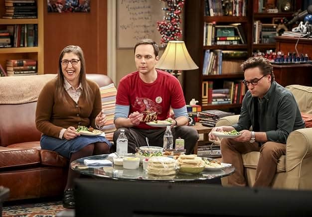Mayim Bialik, Johnny Galecki, and Jim Parsons in The Big Bang Theory (2007)